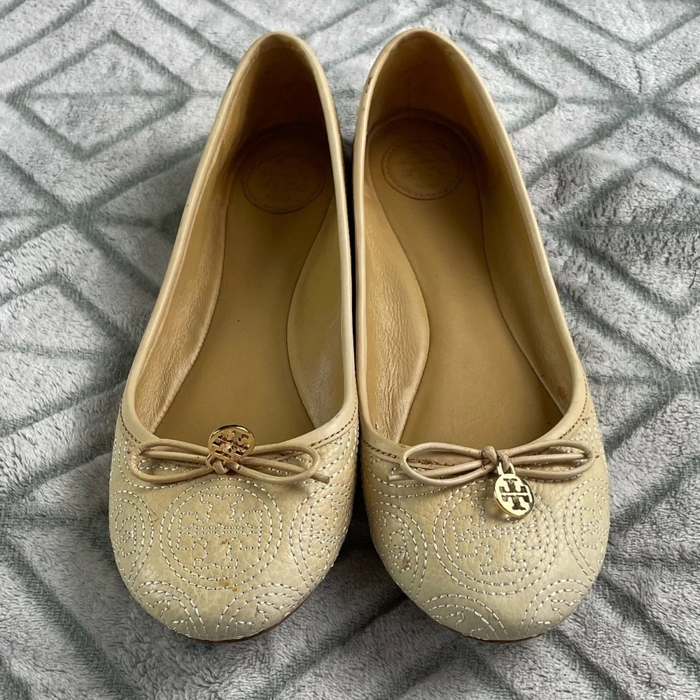 Tory Burch leather ballet flats with embroidered logo size 7.5